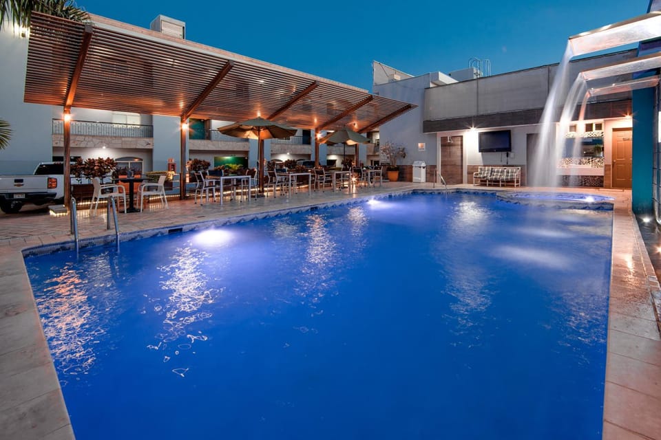 Swimming pool