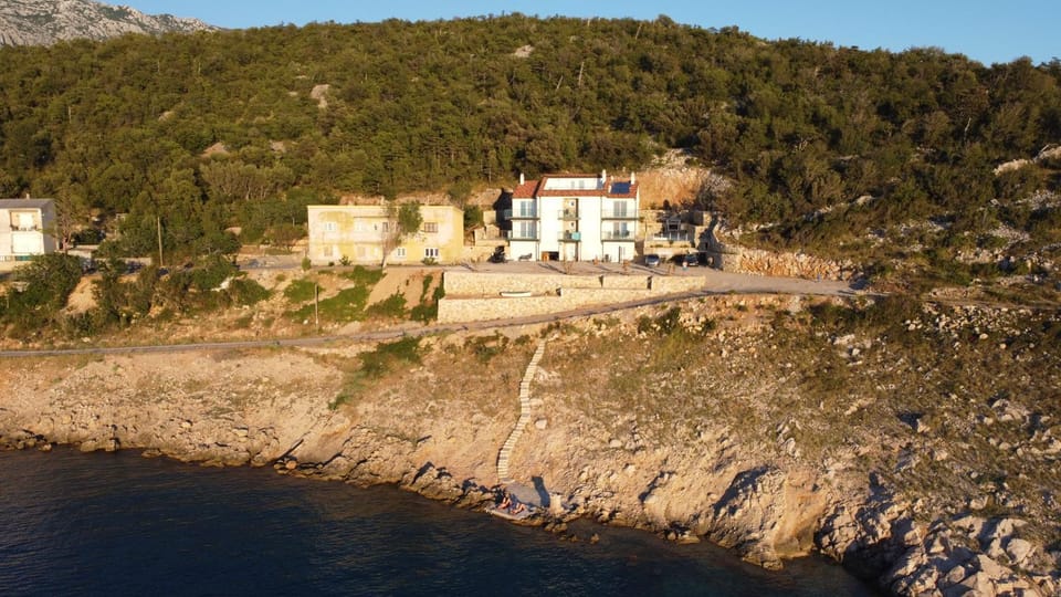 Property building, Area and facilities