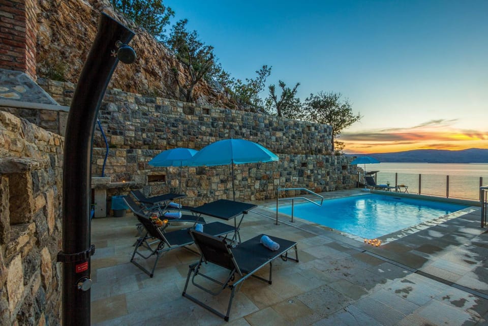 Property building, Pool view, Swimming pool