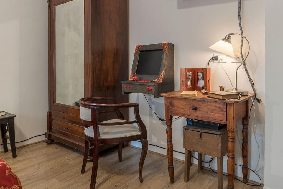 TV and multimedia, Decorative detail, Bedroom