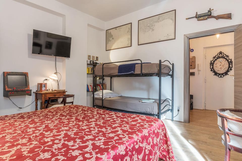 Photo of the whole room, Bedroom, bunk bed