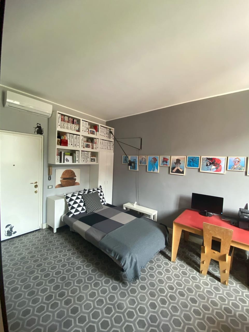 Bed, Photo of the whole room