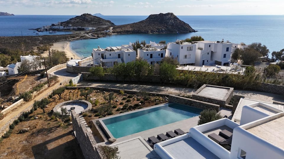 Property building, Pool view, Sea view, Swimming pool
