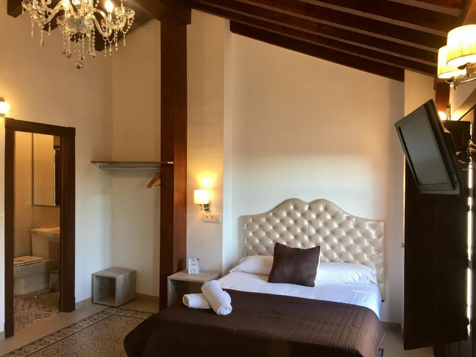 Bed, Photo of the whole room, Decorative detail