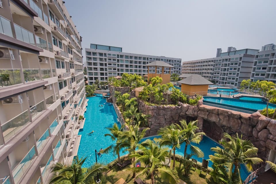Pool view, Swimming pool
