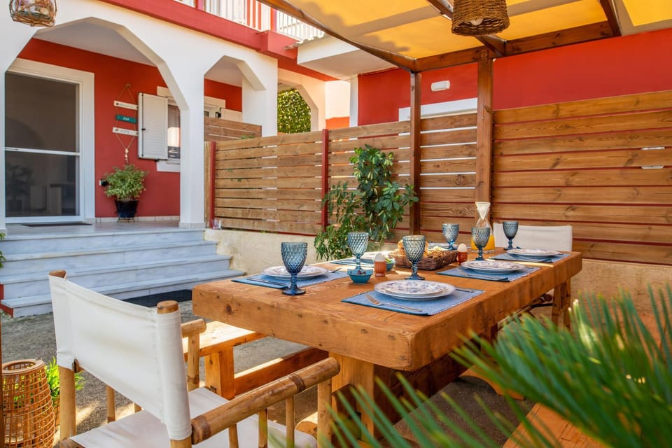 Patio, Dining area