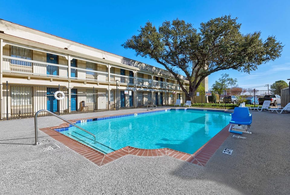 Activities, On site, Pool view, Swimming pool