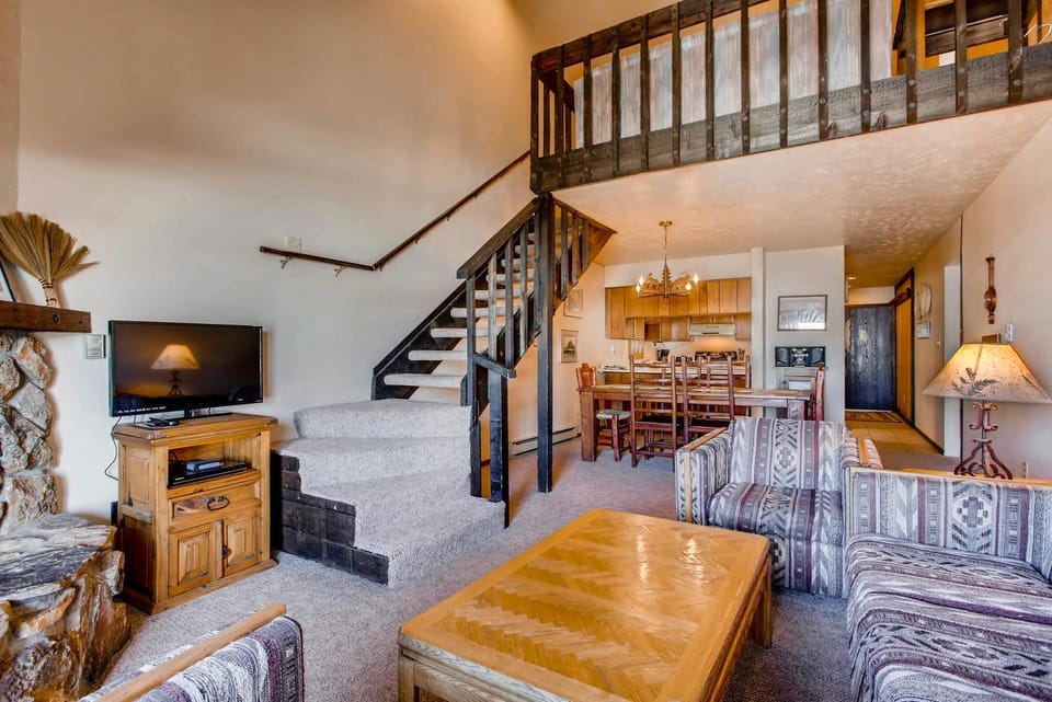 Unique, Mountain 4 Br Condo Condo Apartment in Colorado