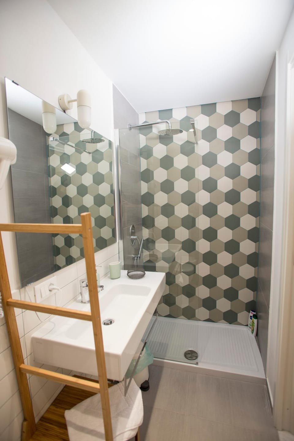 Shower, Bathroom, towels