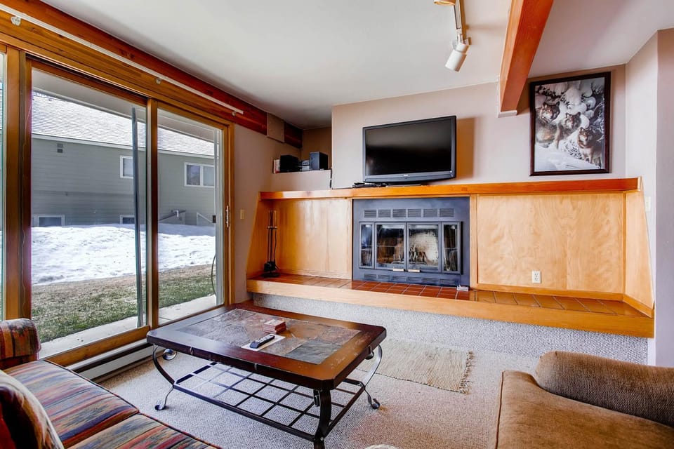 Updated 1 Br - Ski-In Ski-Out Access Condo Apartment in Colorado