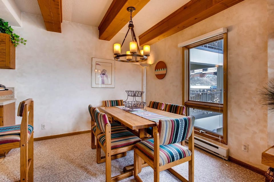 2 Br With Views Of Wood Creek & Mountains Condo Apartment in Colorado