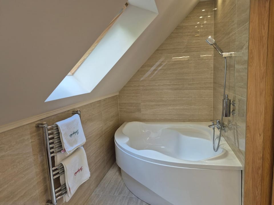 Bathroom, Bath