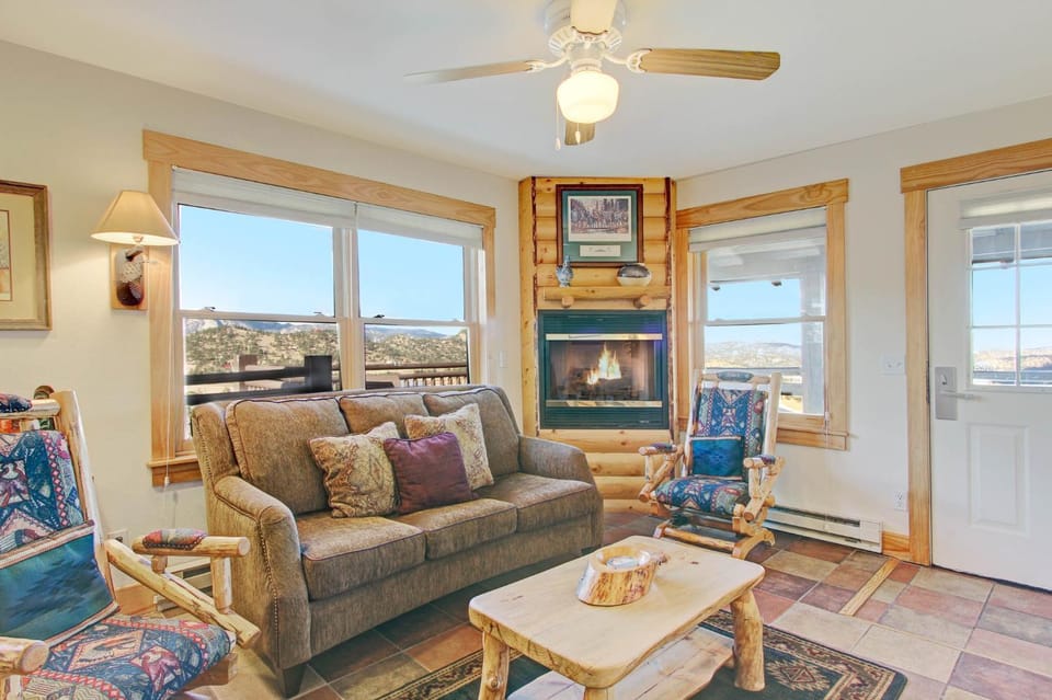 Ptarmigan Mountain 202 Condo Apartment in Estes Park