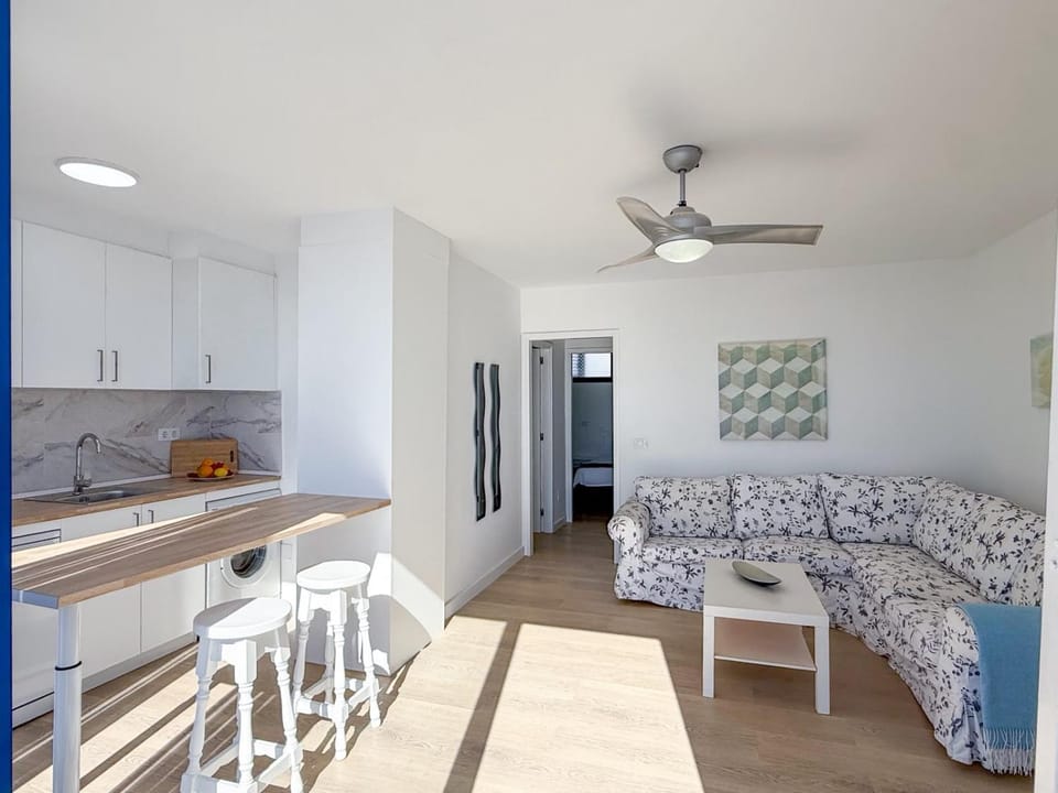 Kitchen or kitchenette, Living room