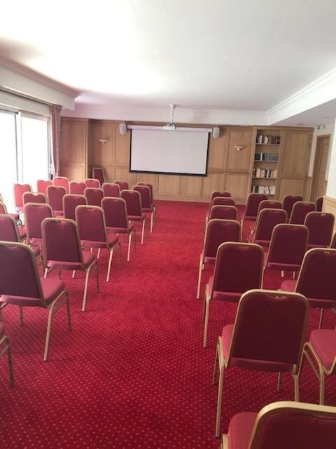 MEDICIS HOME Nice Saint -Laurent- Du -Var Apartment hotel in Nice