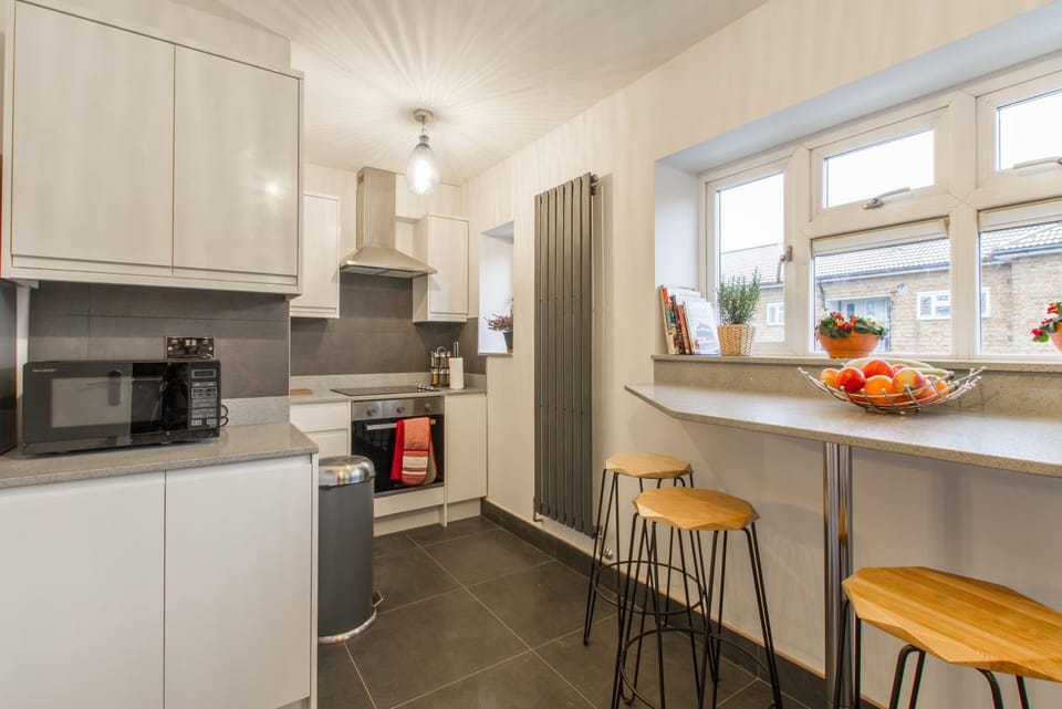 Coffee/tea facilities, Kitchen or kitchenette, Dining area, dishwasher, minibar, oven, pet friendly, stove, toaster