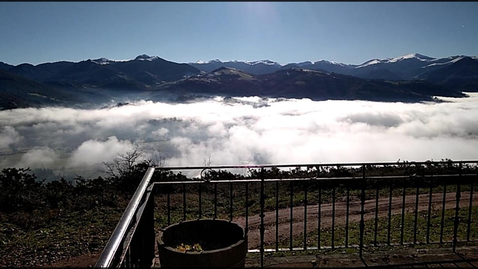 Balcony/Terrace, Mountain view