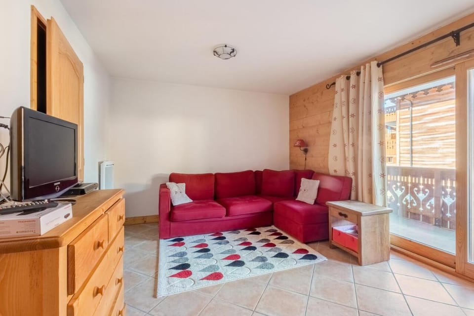 Bed, Living room, Bedroom