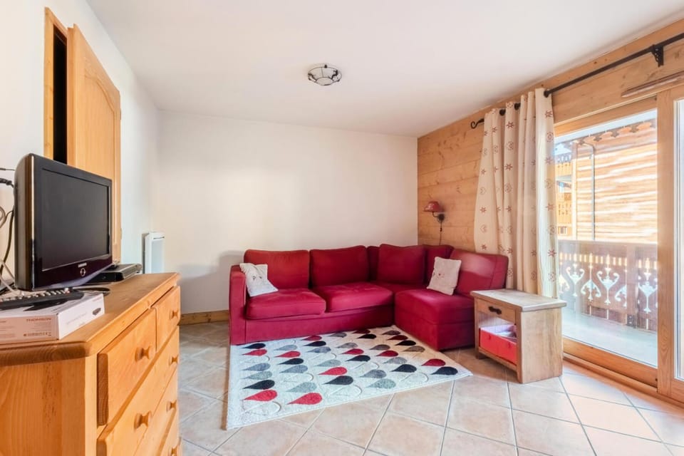 Bed, Living room, Bedroom