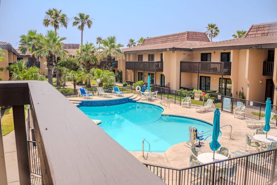 Property building, View (from property/room), Balcony/Terrace, Pool view, Swimming pool