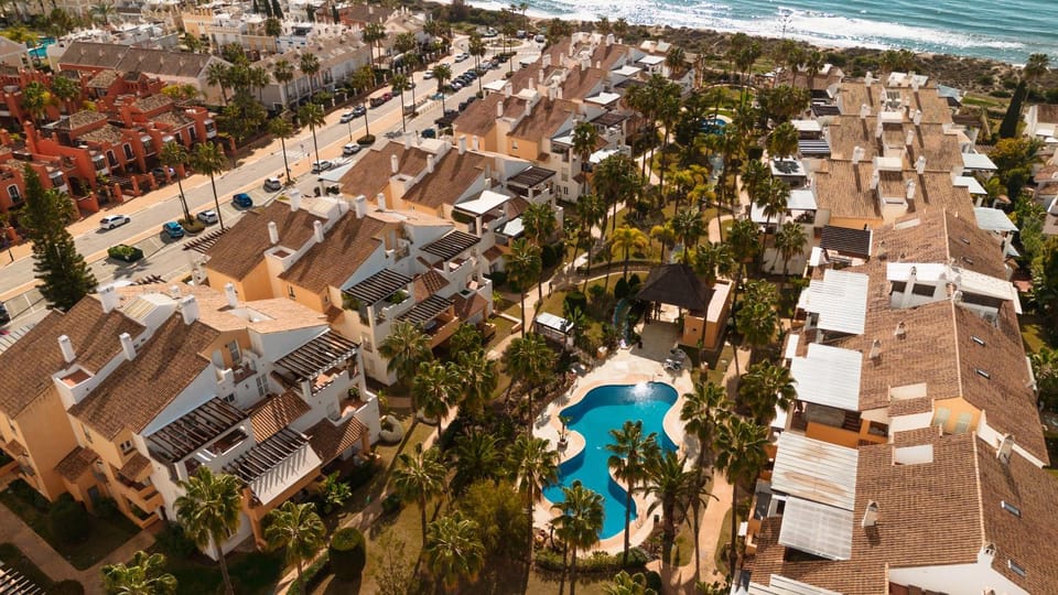 Day, Neighbourhood, Bird's eye view, Beach, Pool view, Sea view, Swimming pool, Location