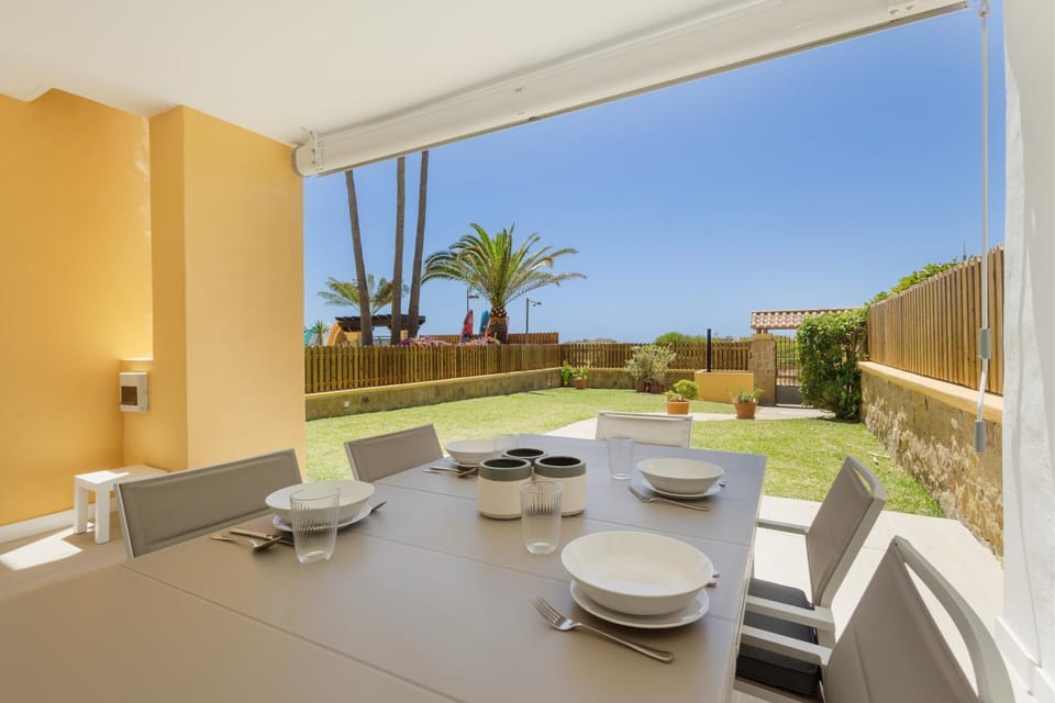 Day, Garden, View (from property/room), Balcony/Terrace, Seating area, Dining area, Beach, Garden view