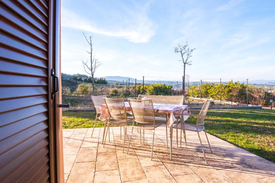 Patio, Natural landscape, Garden, View (from property/room), Balcony/Terrace, Dining area, Garden view, Mountain view