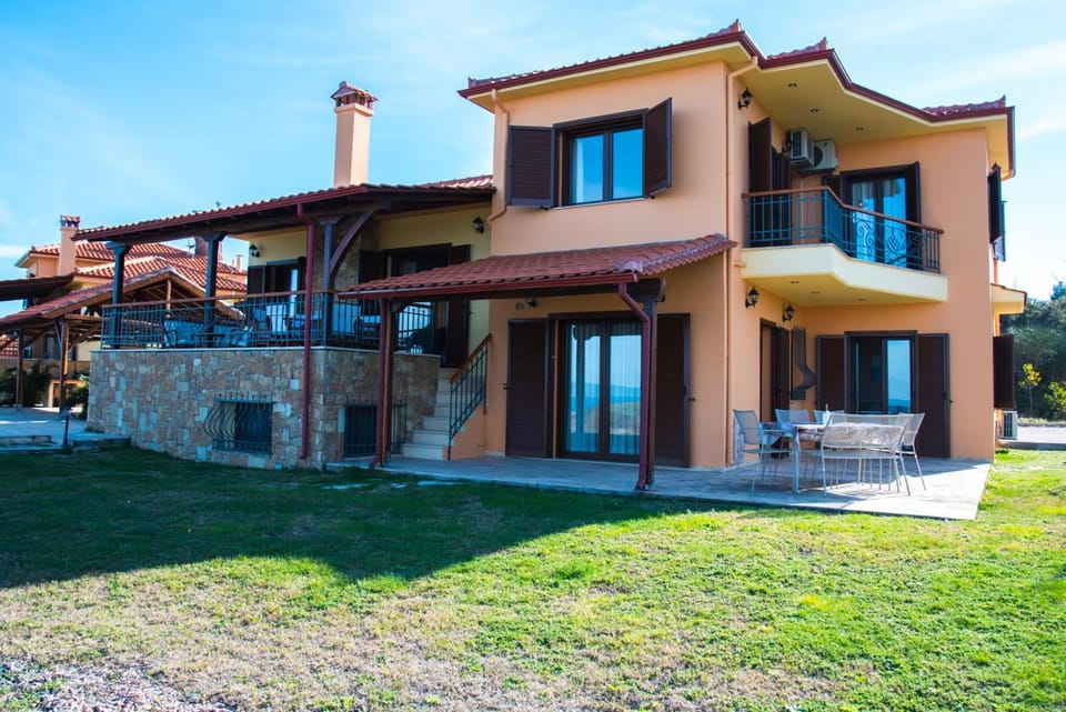 Property building, Garden, Garden view
