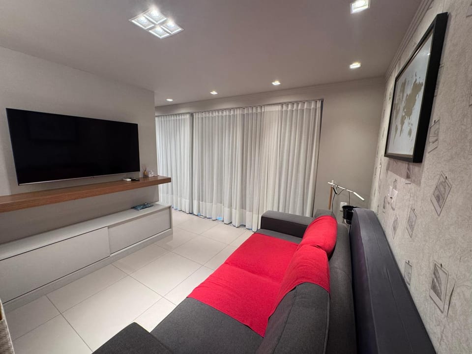 Apartamento com Piscina no Centro e a poucos metros do mar de Torres -RS Apartment in State of Santa Catarina