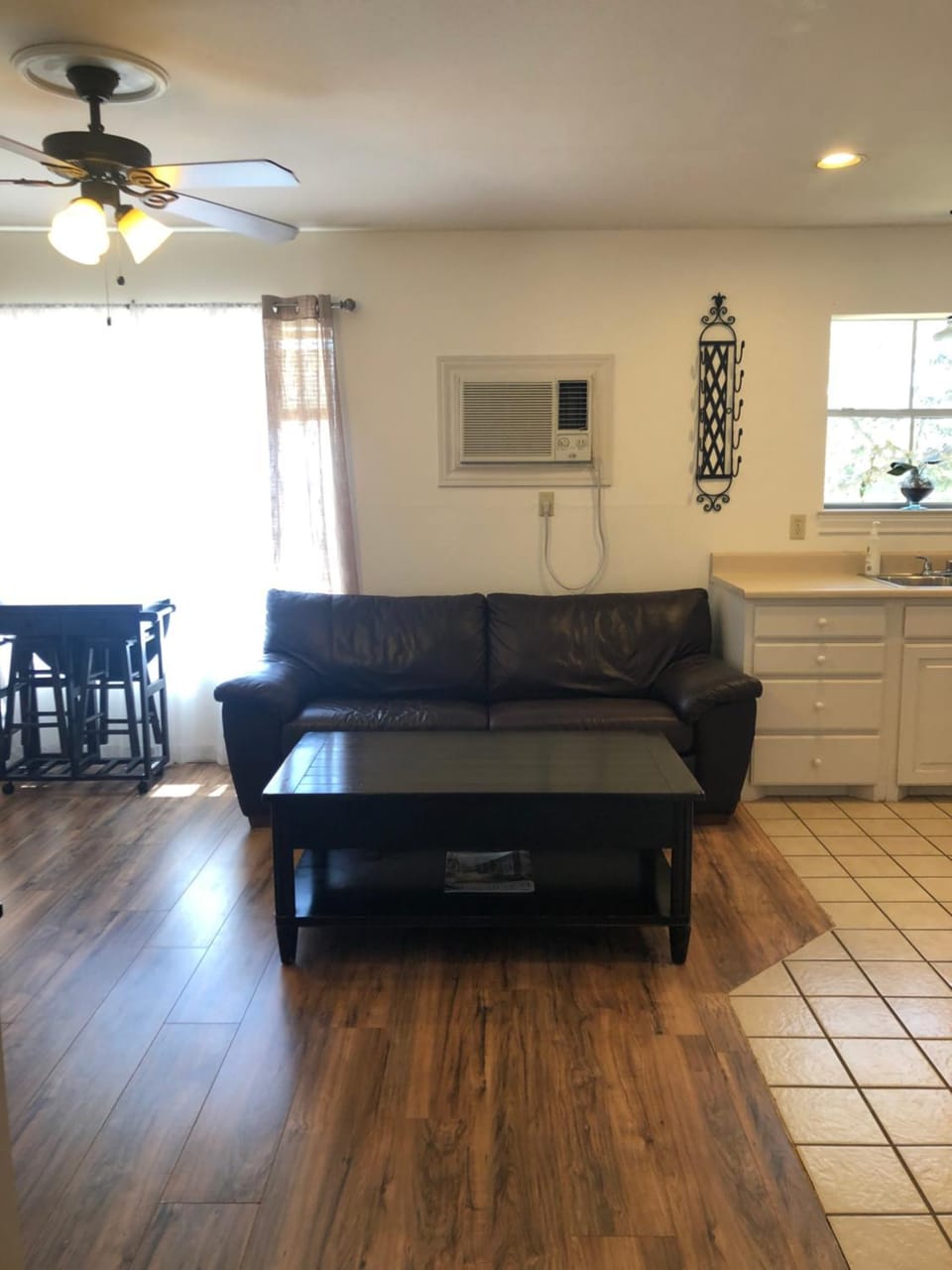 Kitchen or kitchenette, Living room