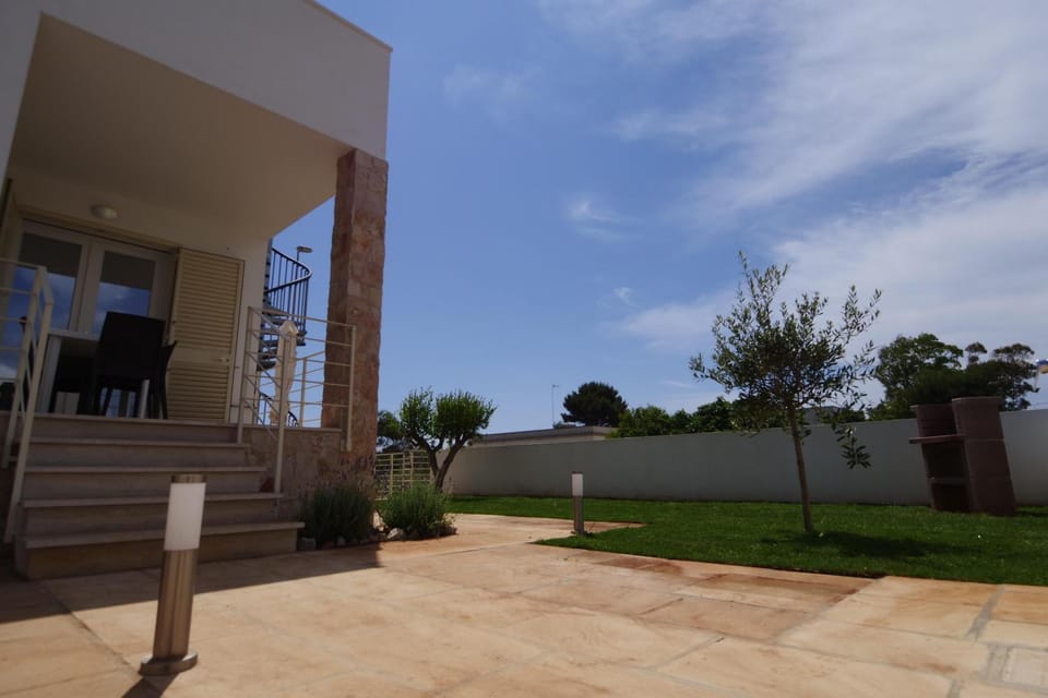 Facade/entrance, Garden, Garden view