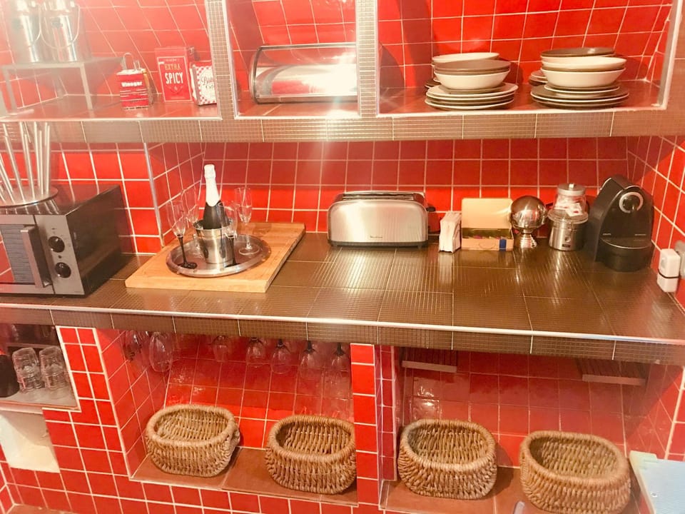 Kitchen or kitchenette