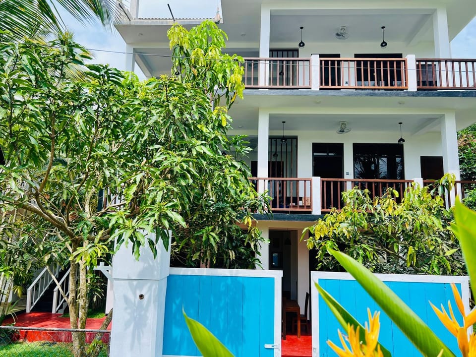 Property building, Garden, Balcony/Terrace, Garden view