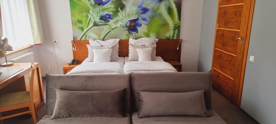 Bed, Photo of the whole room