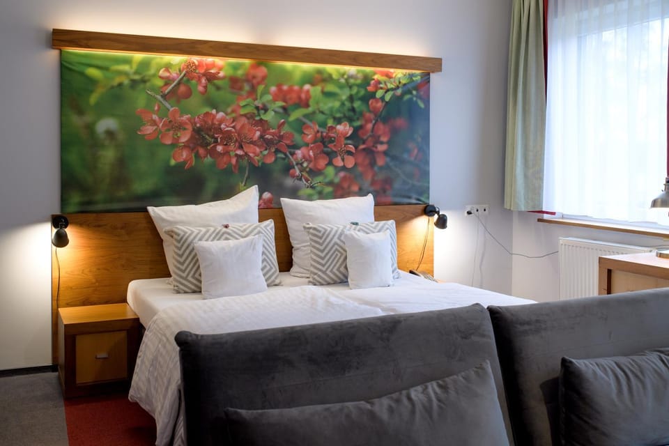 Photo of the whole room, Seating area, Bedroom