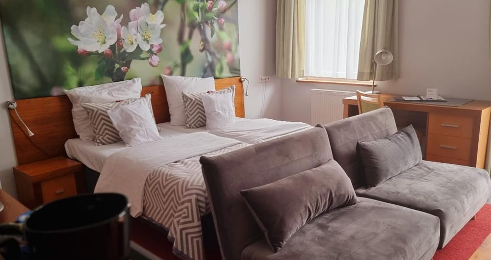 Bed, Photo of the whole room