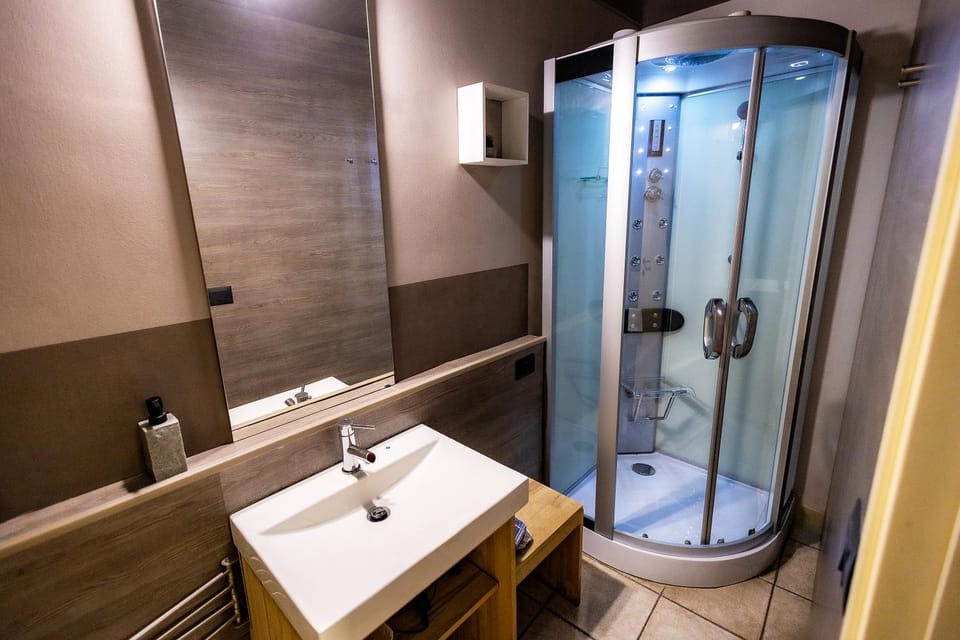 Shower, Bathroom