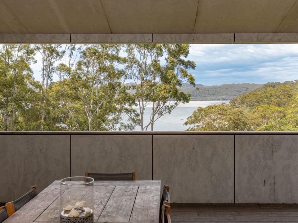 Seashells Lakeside Holiday Perfection House in Smiths Lake