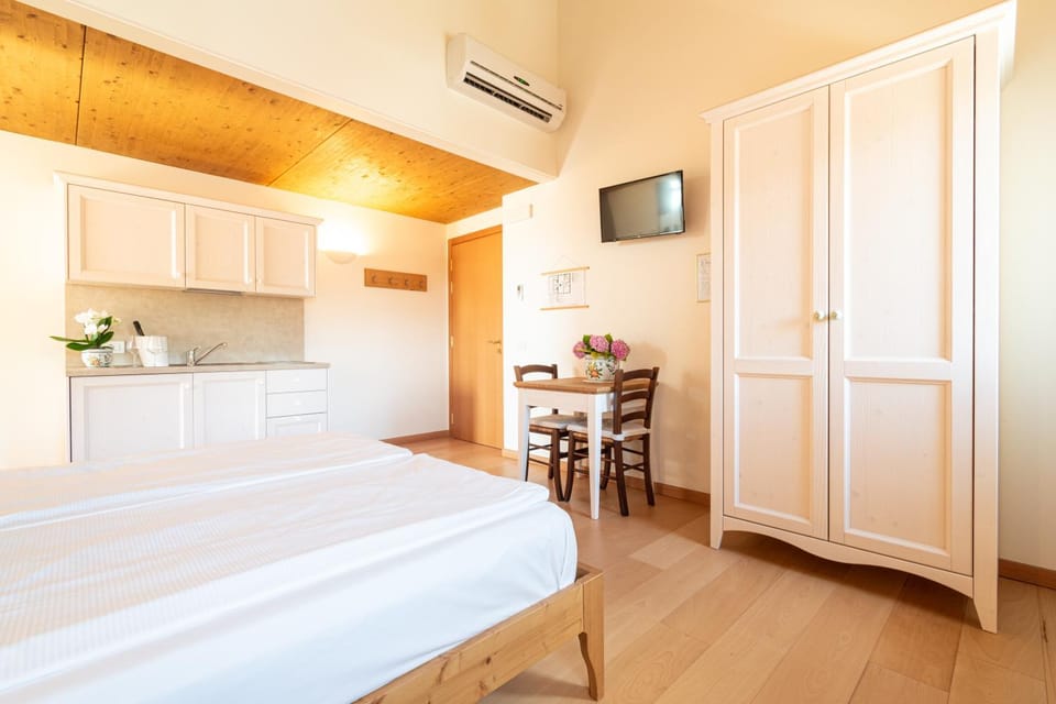 Kitchen or kitchenette, Photo of the whole room