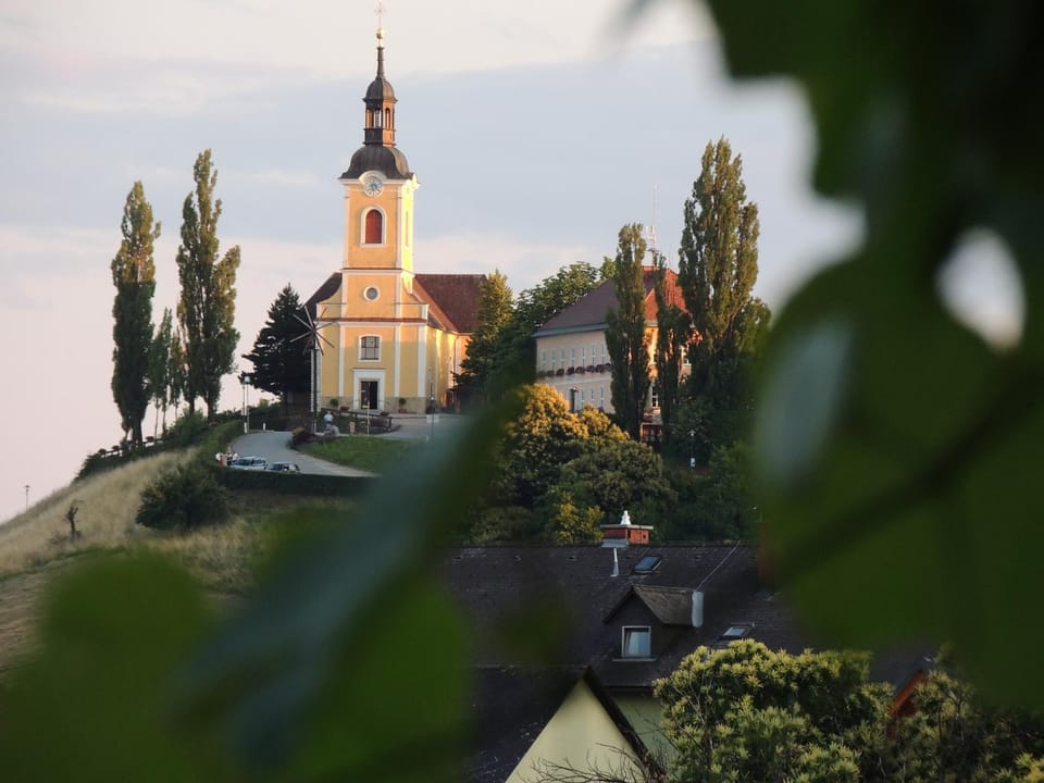 Nearby landmark, Summer, Landmark view, Mountain view
