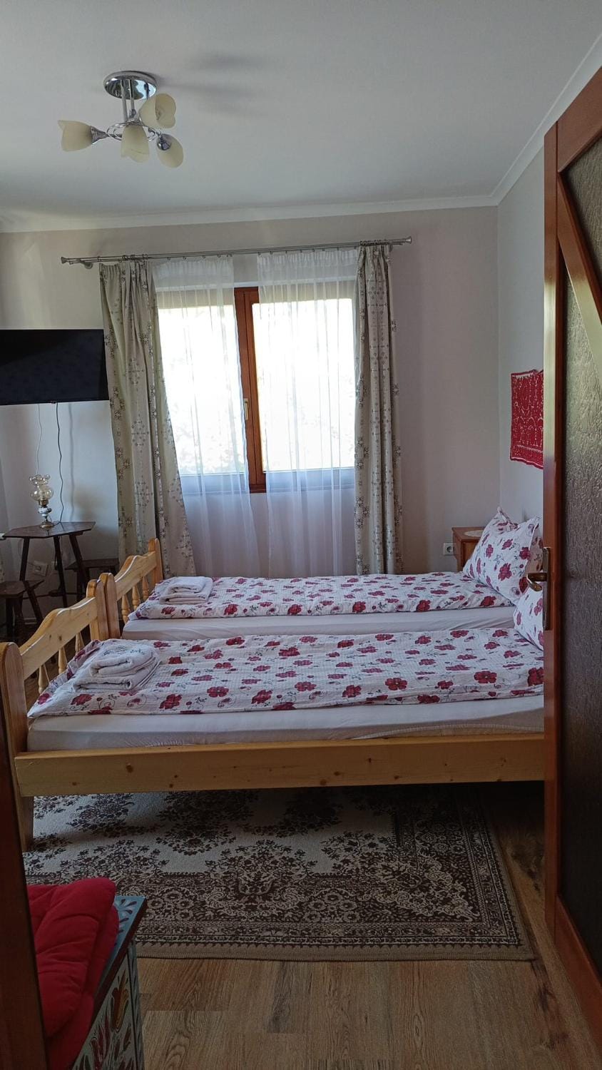 Kalotaszeg Vendégház Bed and Breakfast in Cluj County