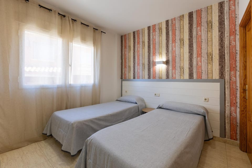 Hostal 82 Bed and Breakfast in Community of Madrid