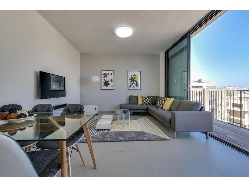 Luxury 2Bedroom brand new apt Carlton Hotel Apartment in Tel Aviv-Yafo
