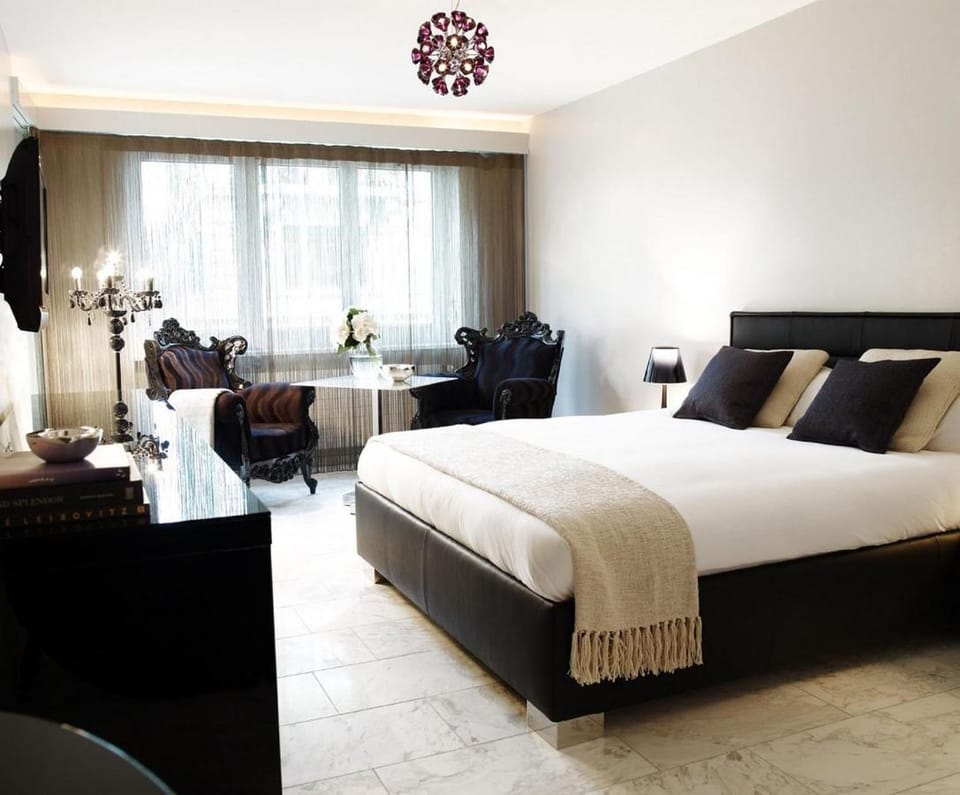 Bed, Photo of the whole room