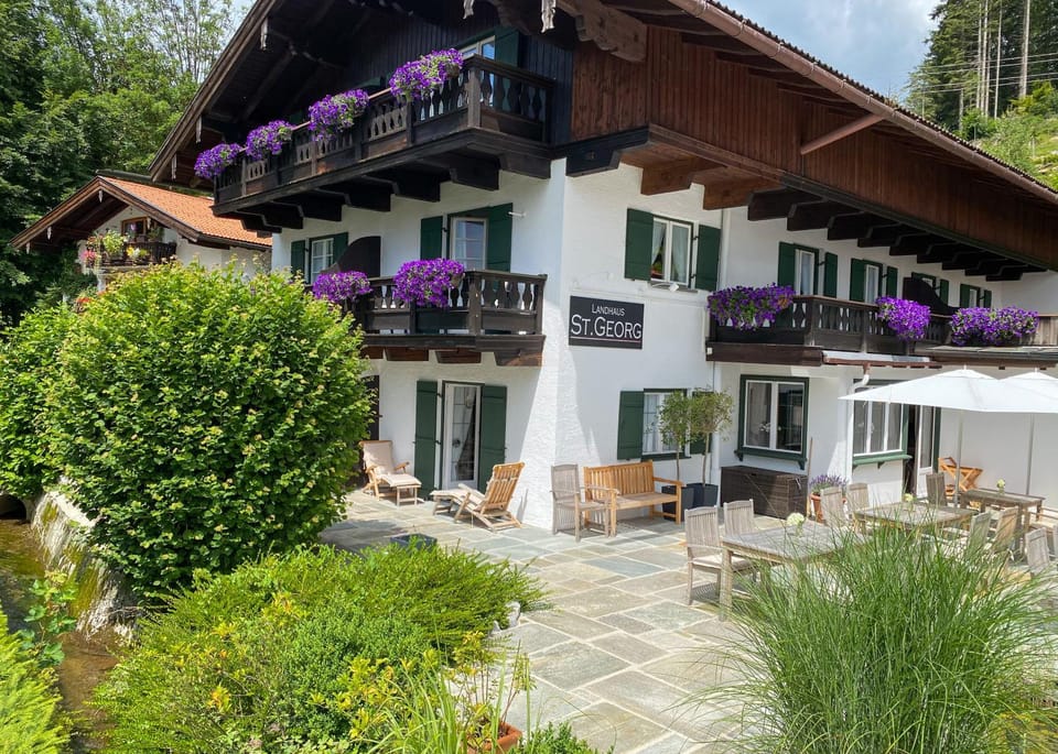 Property building, Patio, Garden, Balcony/Terrace, Garden view