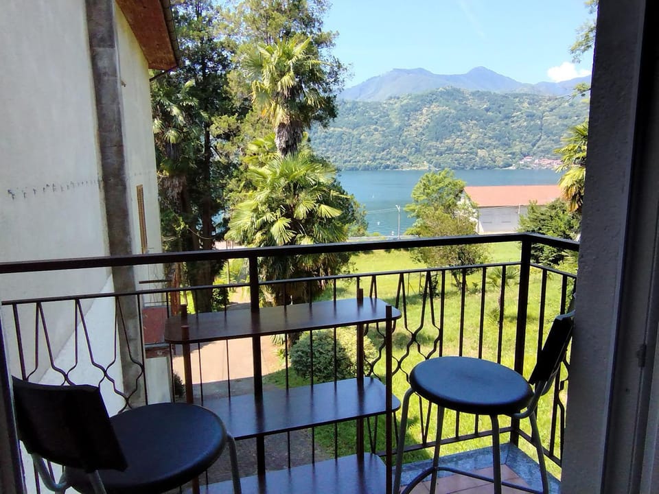 Balcony/Terrace, Lake view