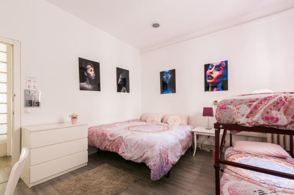 M&F 7 ROOMS/7 BATHROOMS OVER GRAN VIA Apartment in Centro