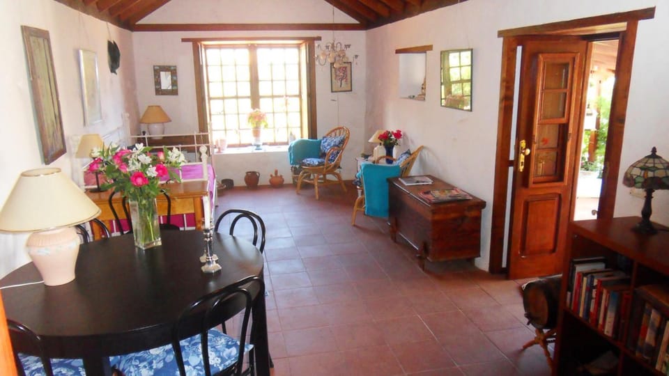 Living room, Photo of the whole room, Dining area