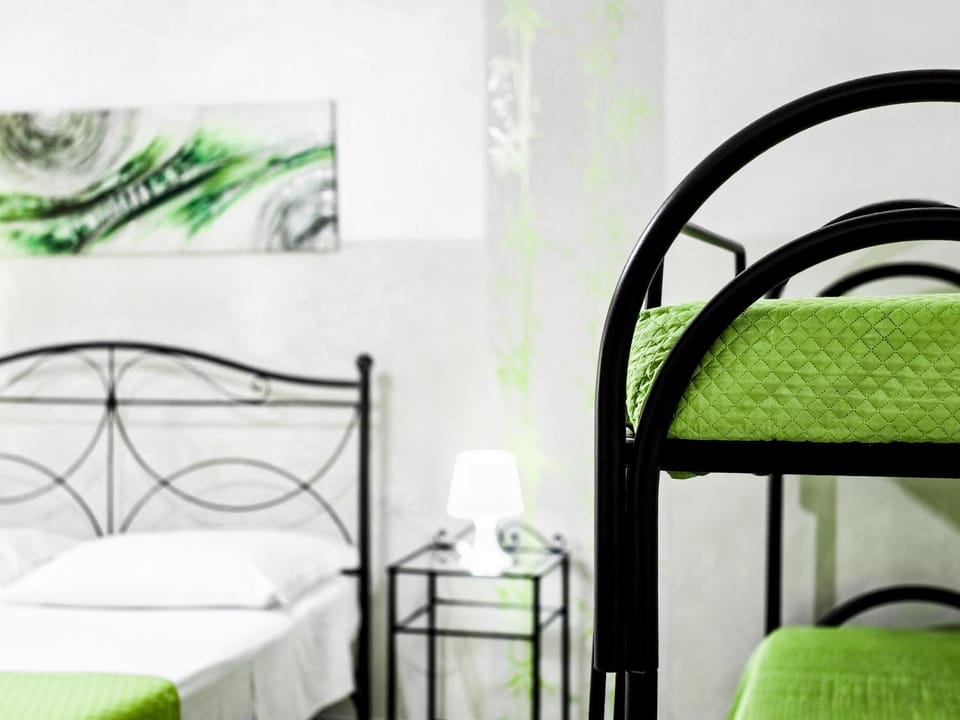 Bed, Bedroom, bunk bed