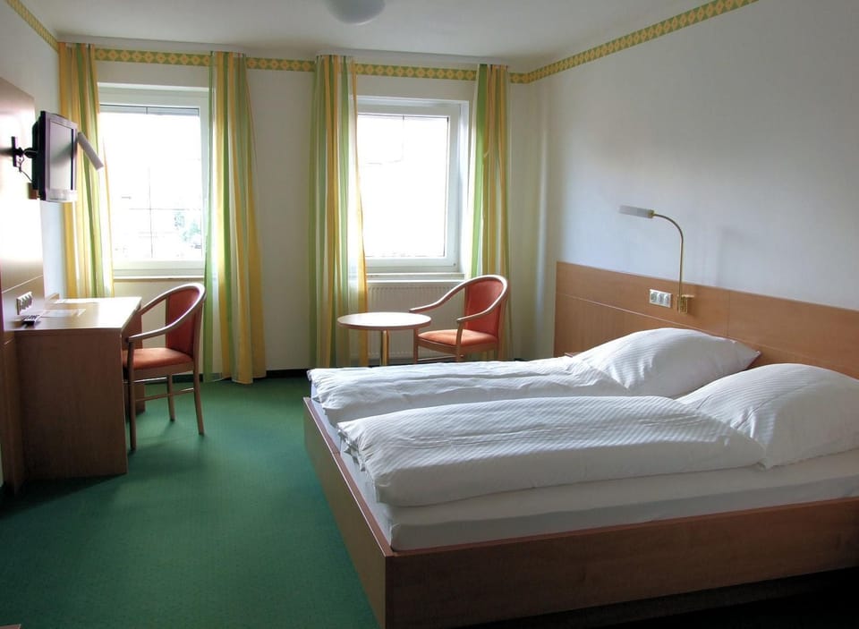 Bed, Photo of the whole room, Decorative detail, Bedroom